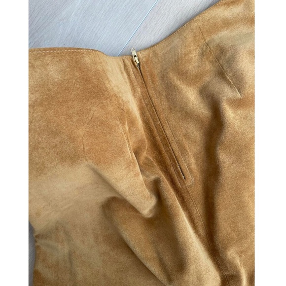 Upcycled tan suede mini skirt with eagle embroidery - Picture 10 of 10